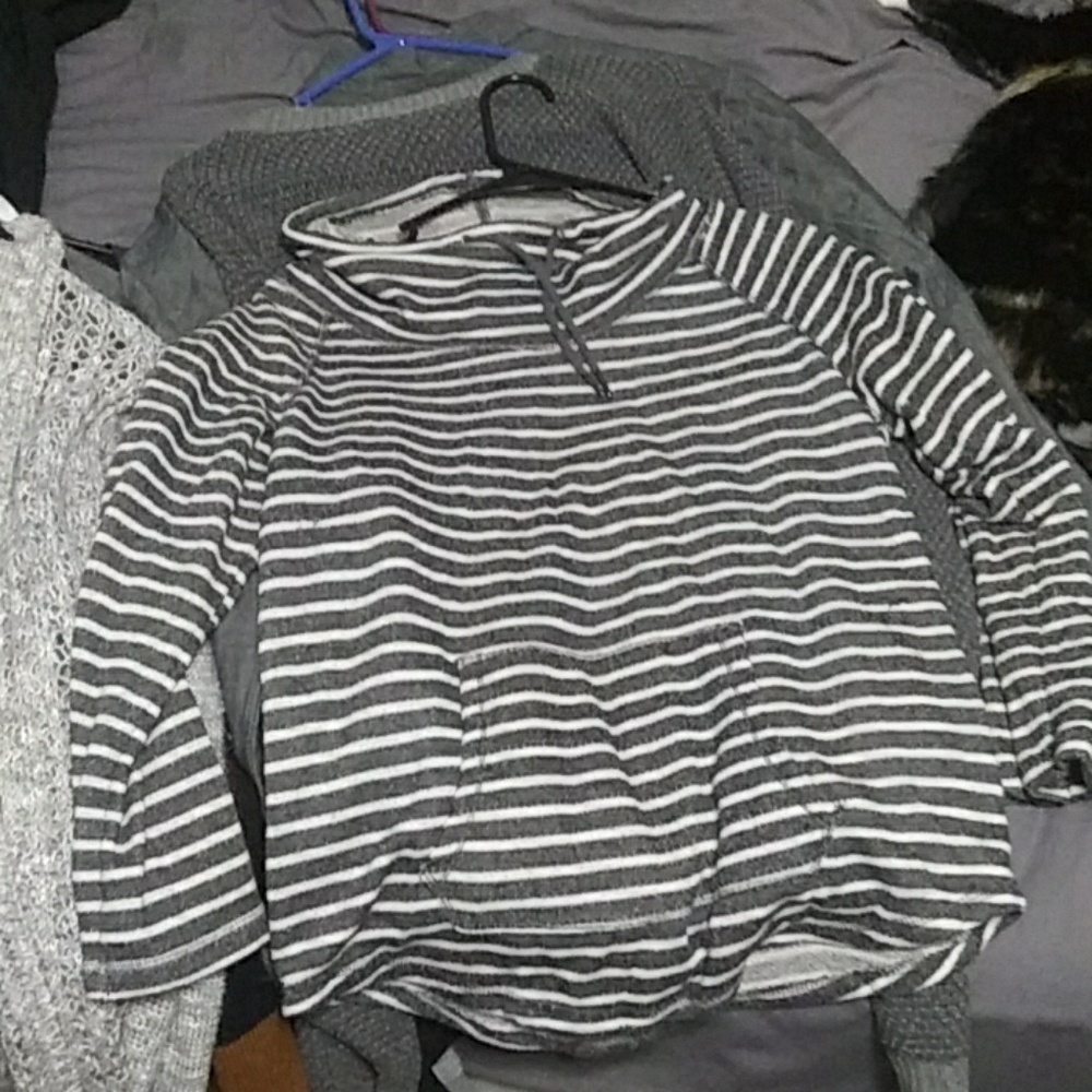 Loose turtle neck